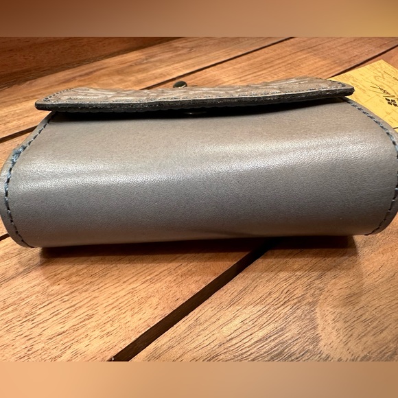Patricia Nash Astor wallet NWT Safflower Blue Color (blue and grey) $79 small - Picture 15 of 15
